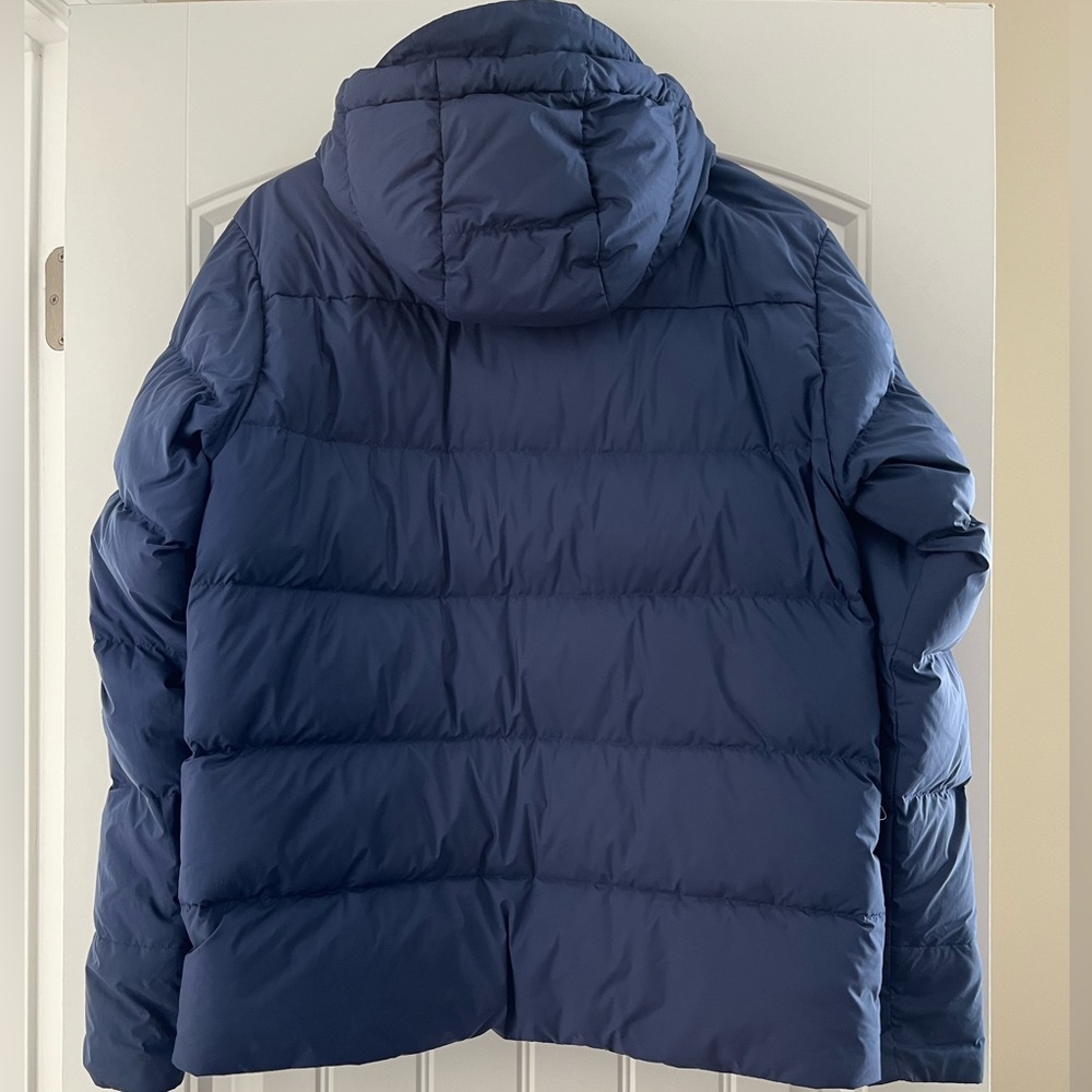 Patagonia - Men's Down Jacket - Picture 2 of 4